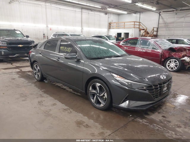 Salvage Hyundai ELANTRA Image