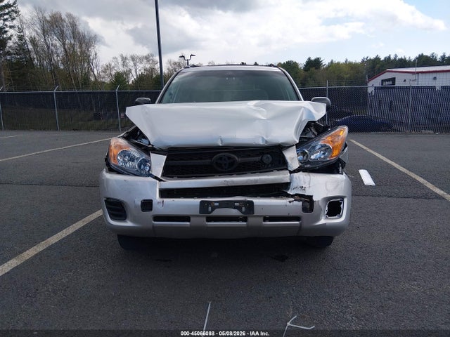 Toyota RAV4 Base V6