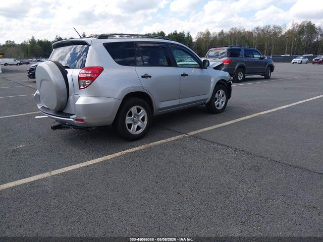 Toyota RAV4 Base V6