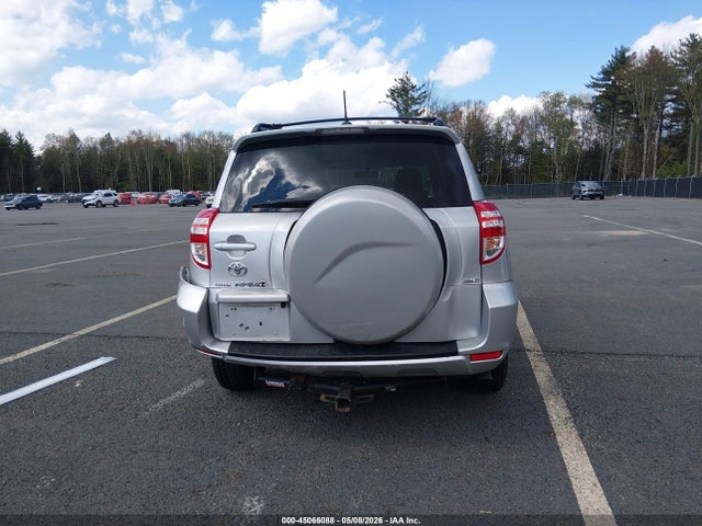 Toyota RAV4 Base V6