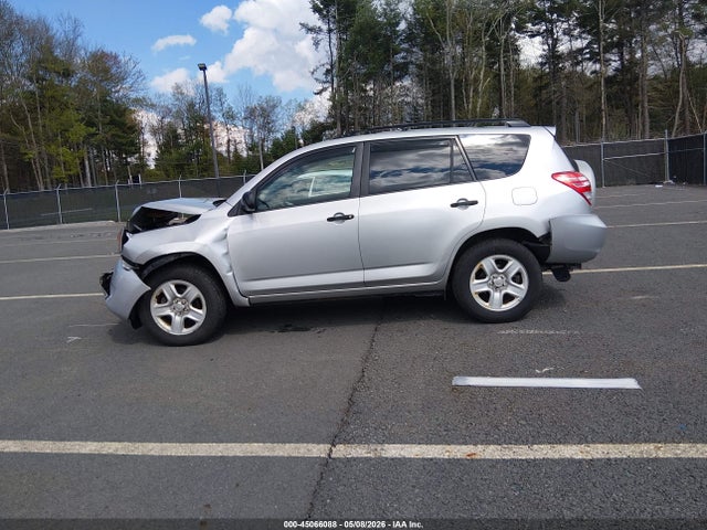 Toyota RAV4 Base V6