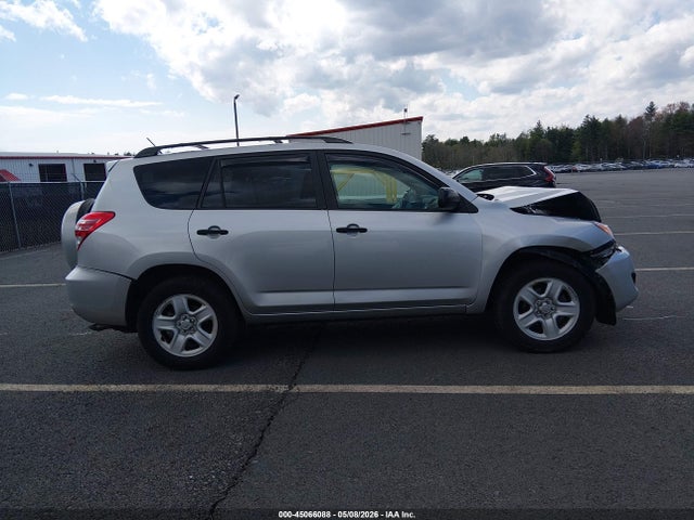 Toyota RAV4 Base V6