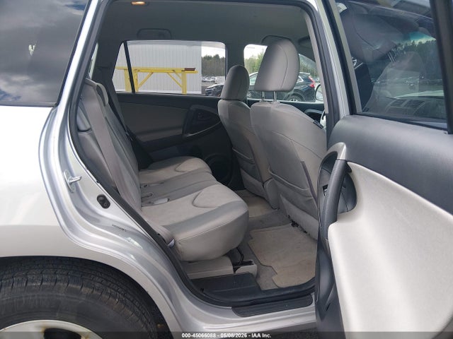Toyota RAV4 Base V6