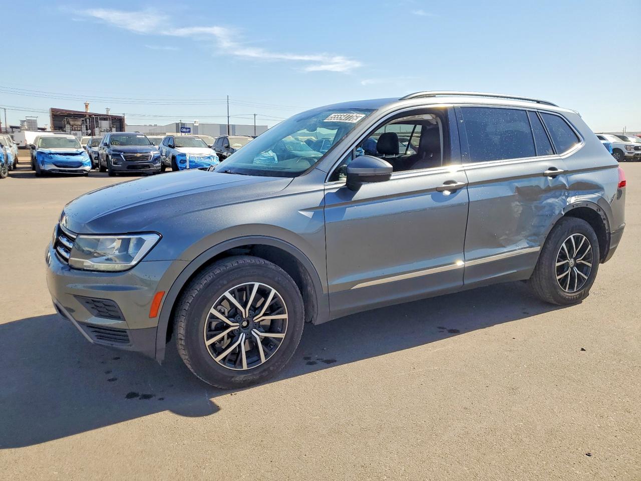 Salvage Volkswagen Tiguan Image