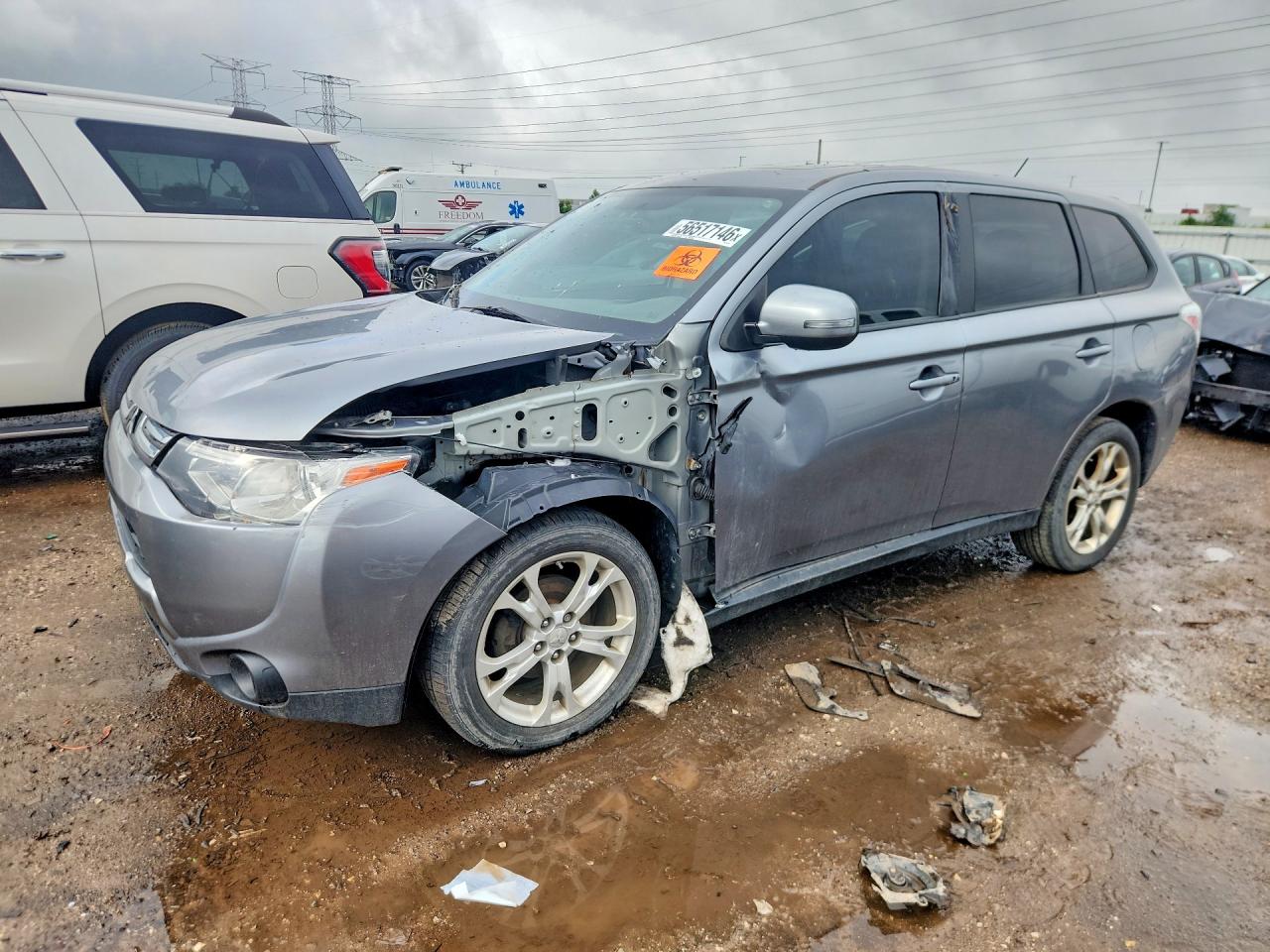 Salvage Mitsubishi Outlander Image