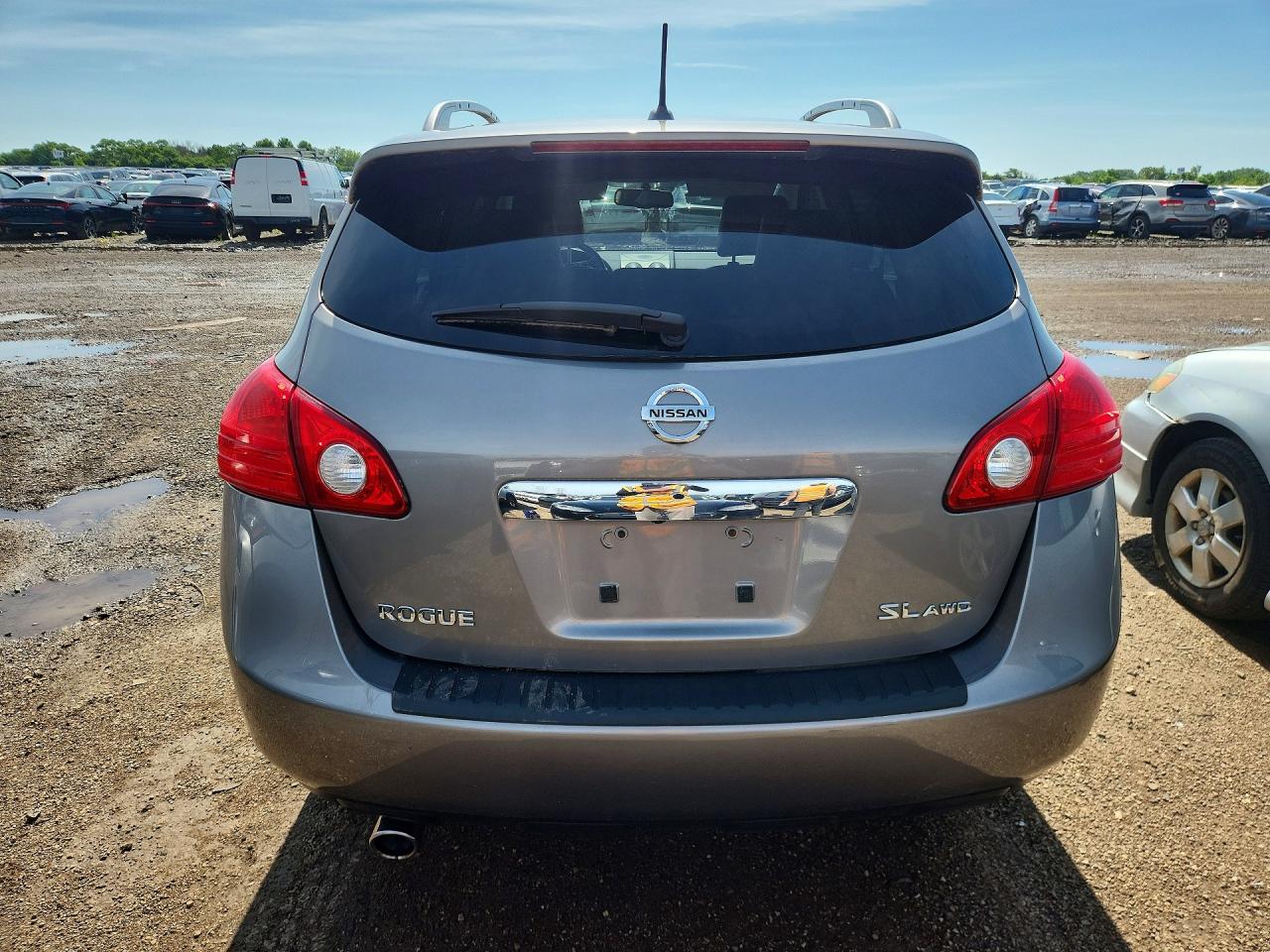 Nissan Rogue S