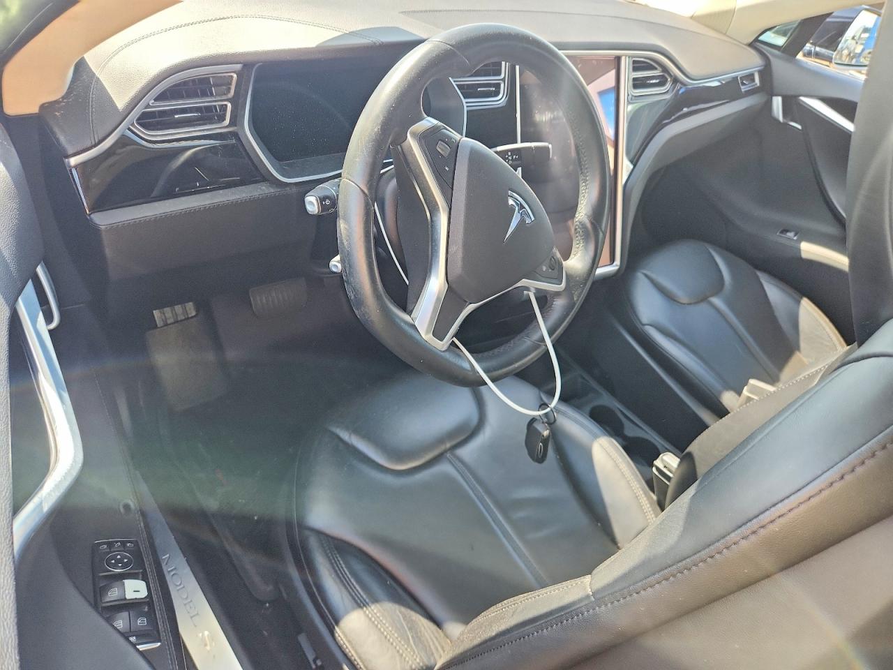 Tesla Model S 85