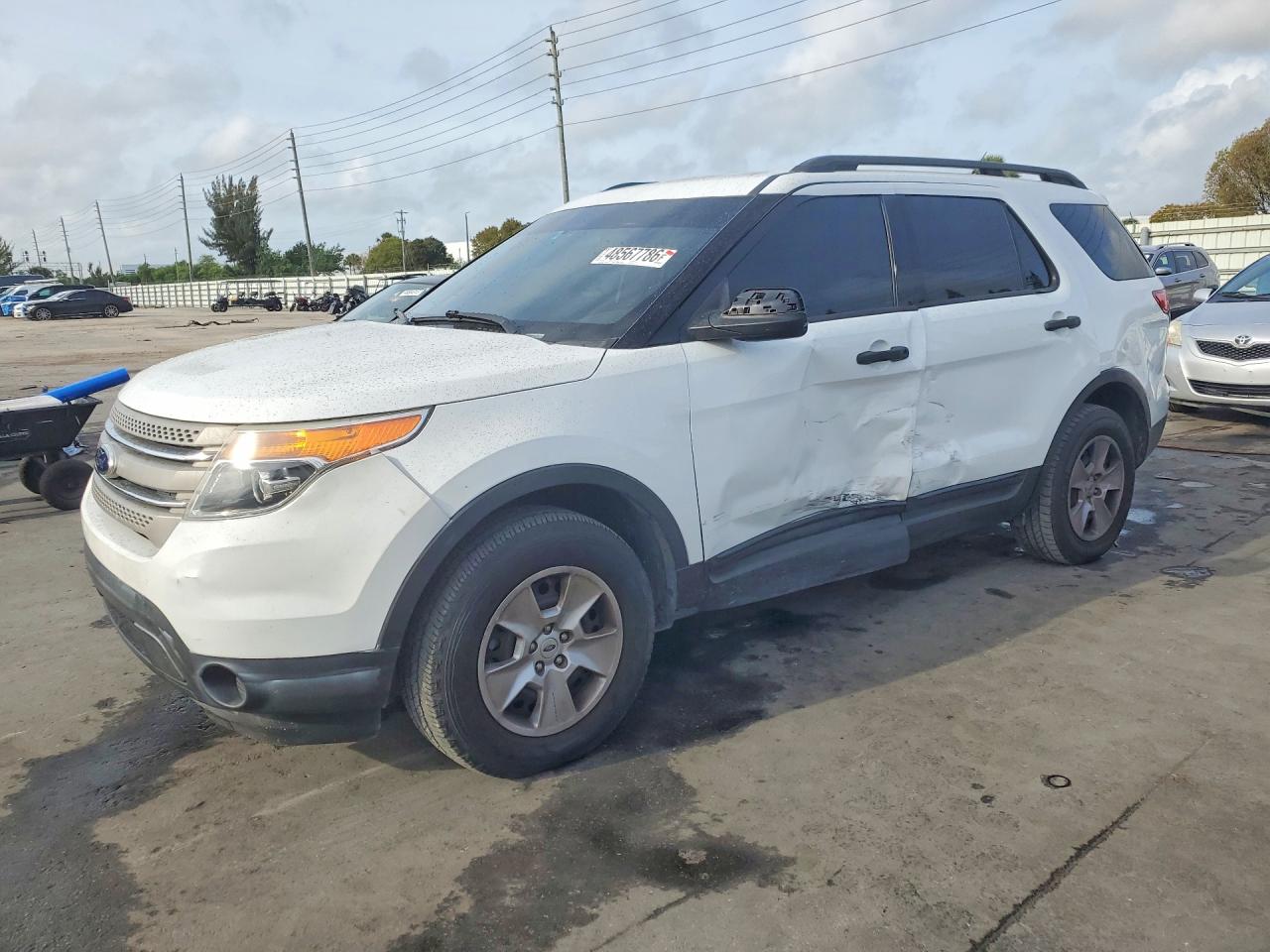 Salvage Ford Explorer Image