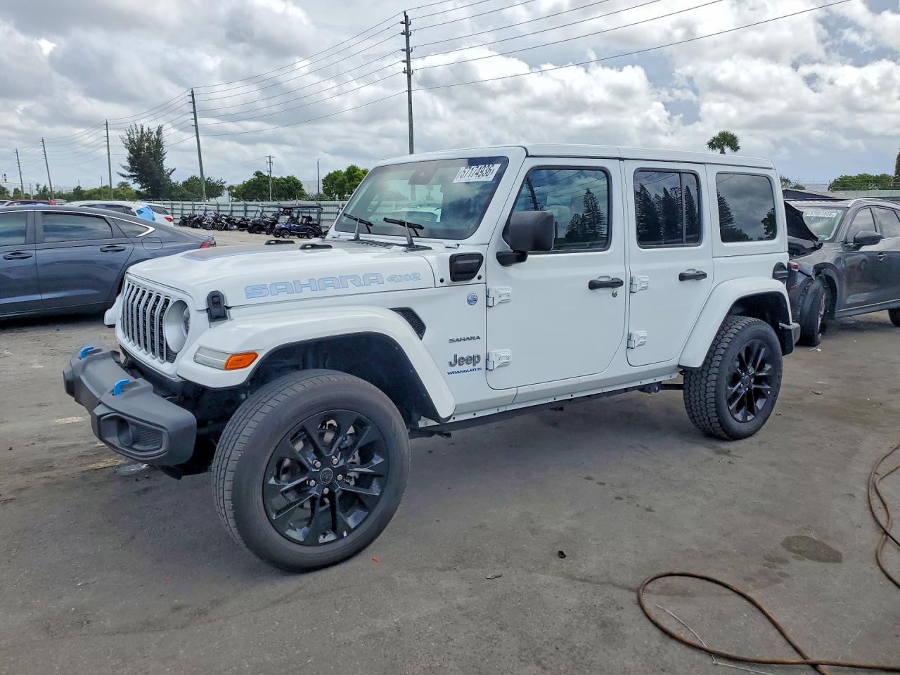 Salvage Jeep Wrangler Image