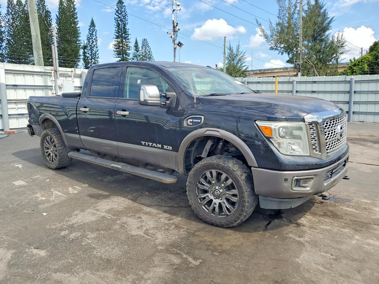 Nissan Titan Platinum Reserve