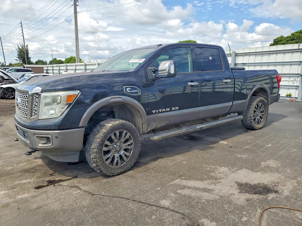 Salvage Nissan Titan Image