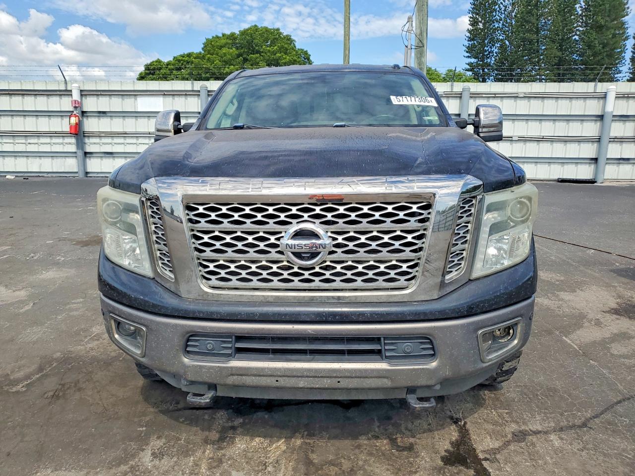 Nissan Titan Platinum Reserve
