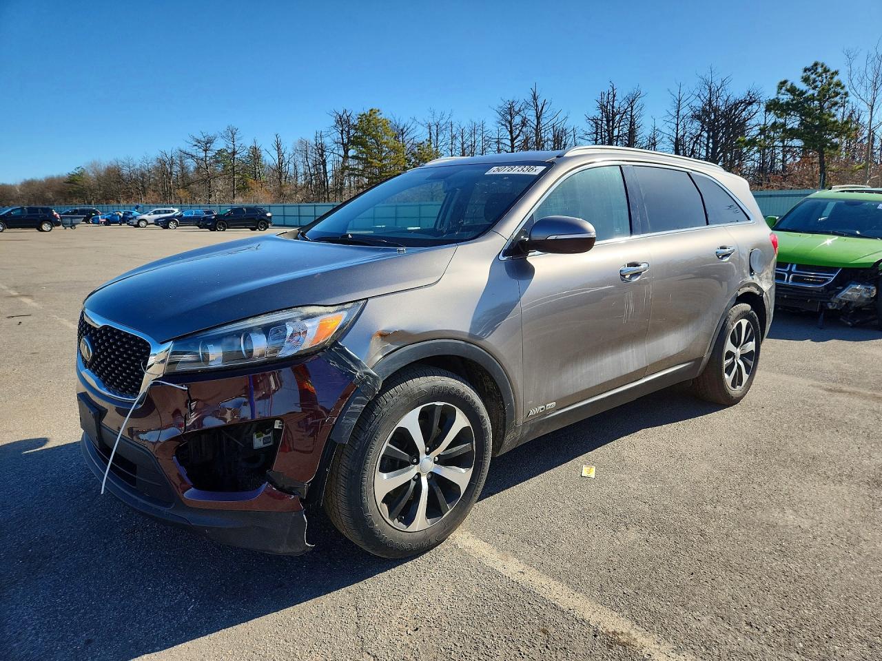 Salvage Kia Sorento Image
