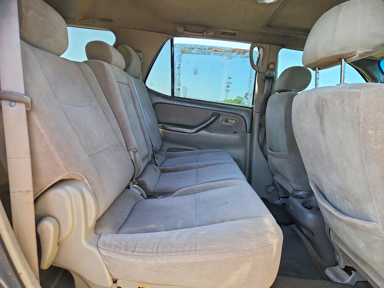 Toyota Sequoia Sr5