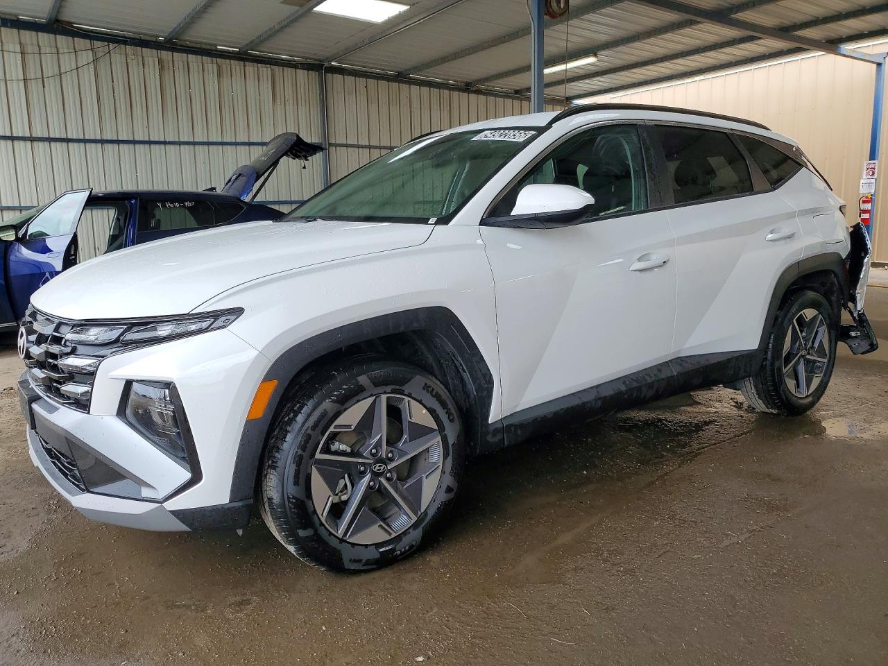 Salvage Hyundai TUCSON Image