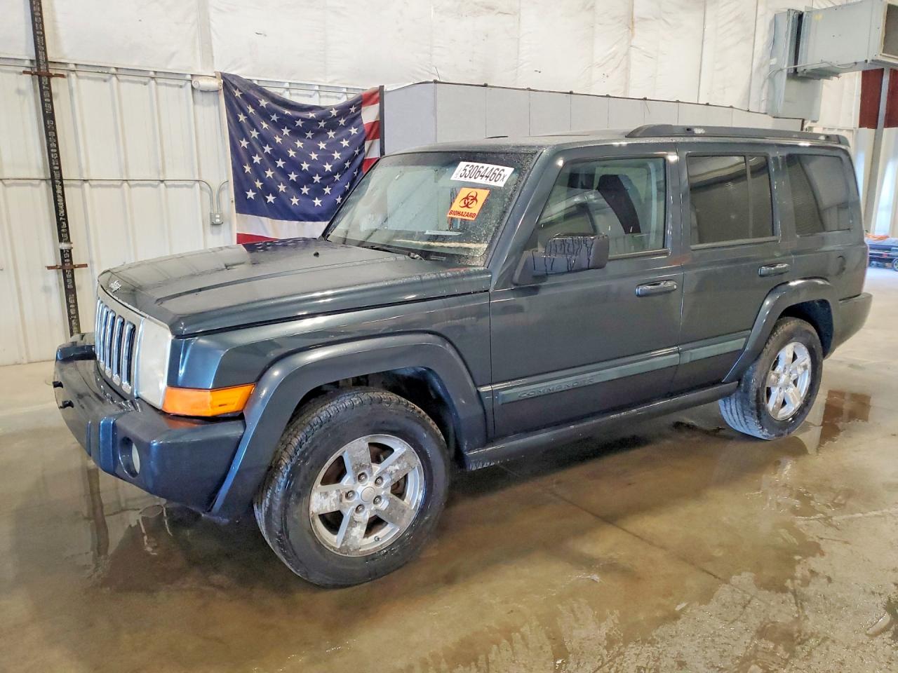 Salvage Jeep Commander Image