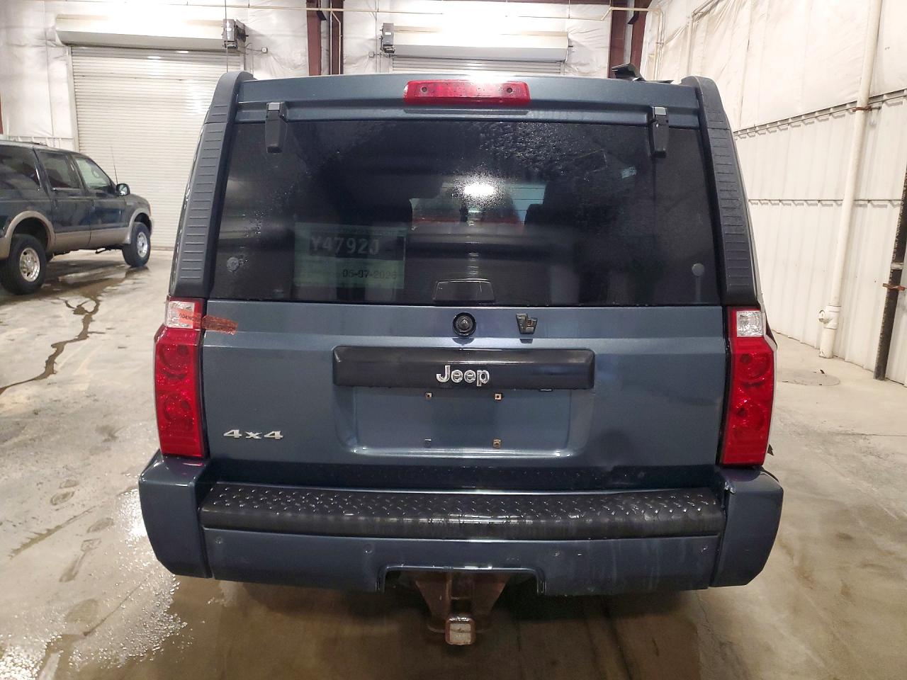 Jeep Commander Sport