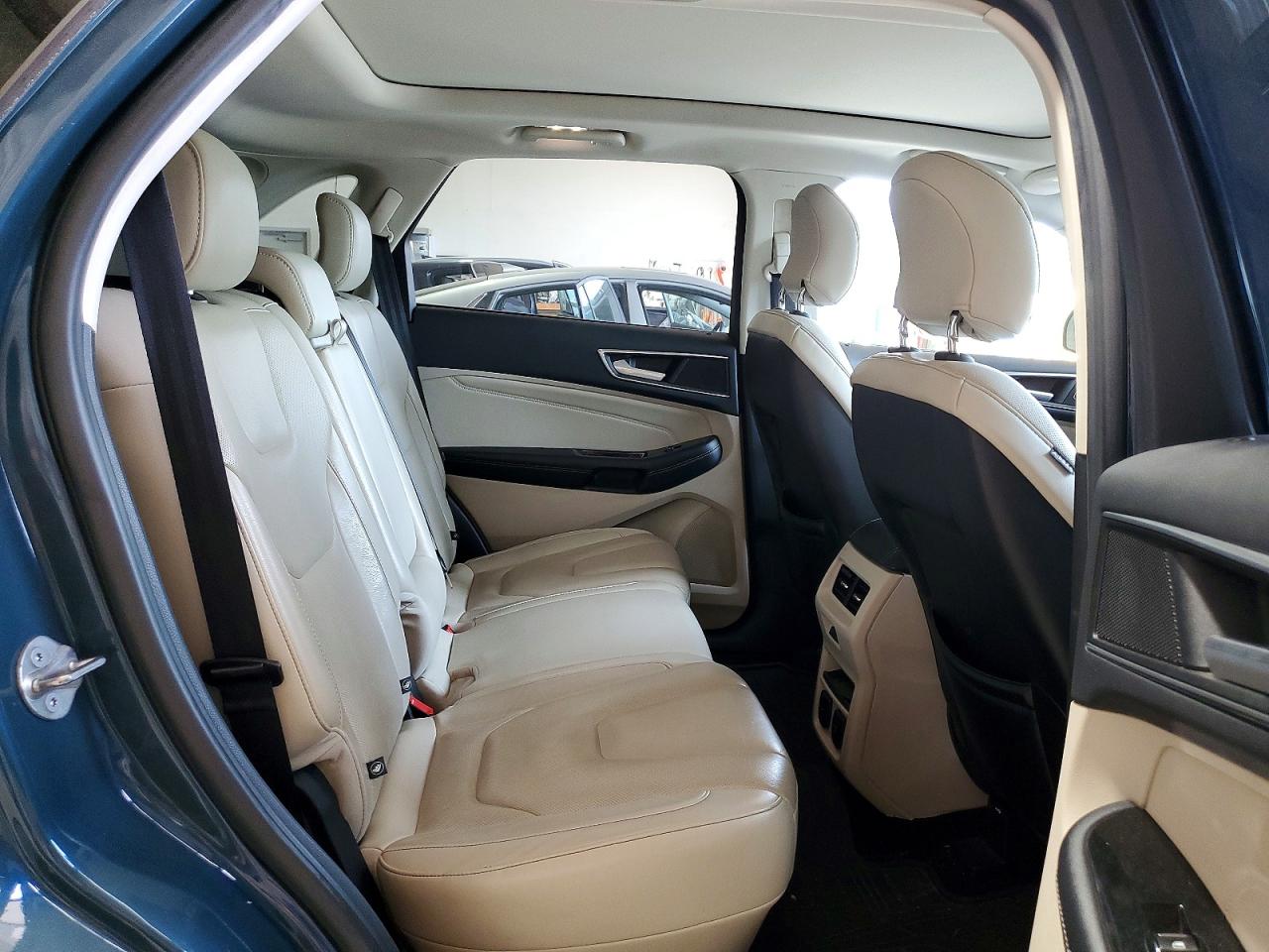 Ford Edge Titanium