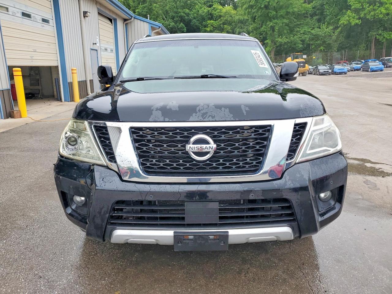 Nissan Armada Sv