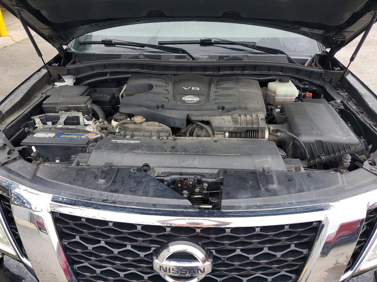 Nissan Armada Sv
