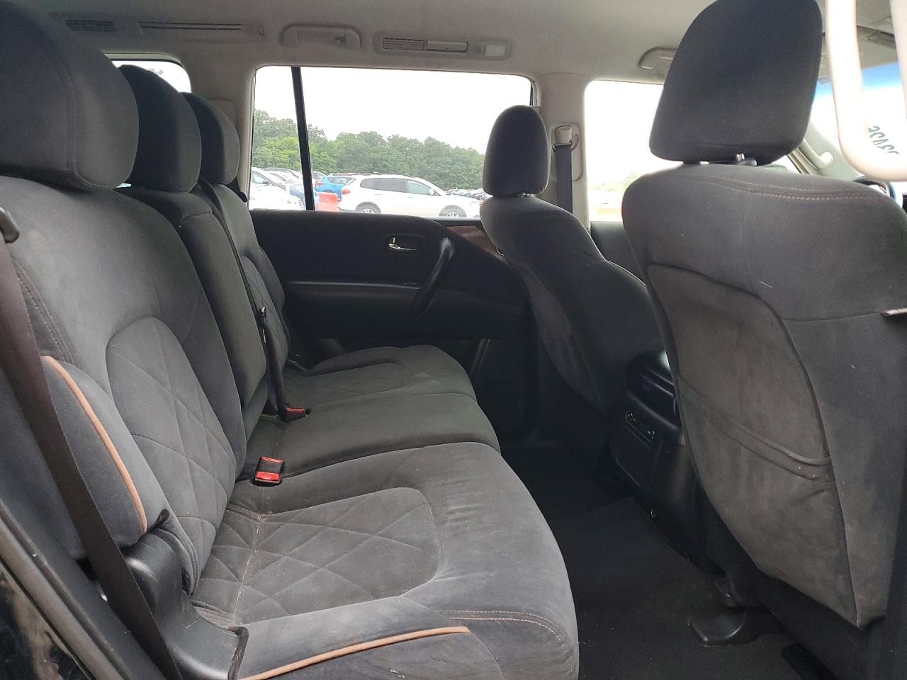 Nissan Armada Sv