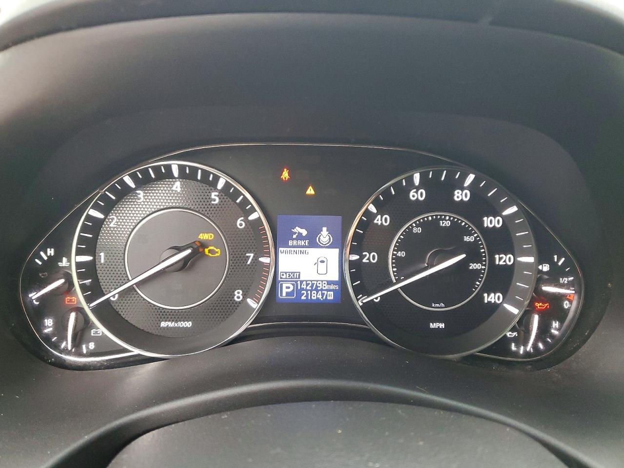 Nissan Armada Sv