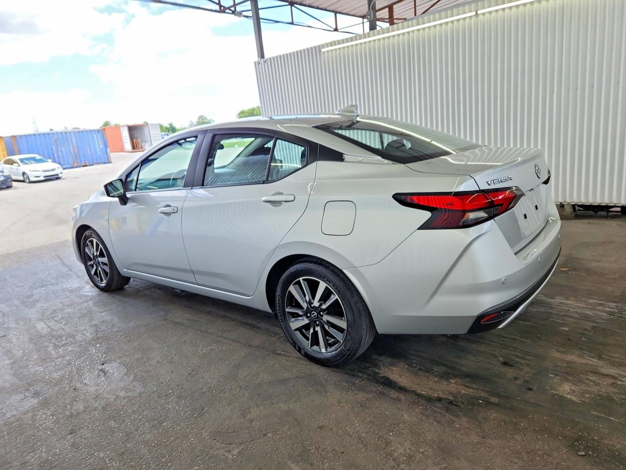 Nissan Versa Sv