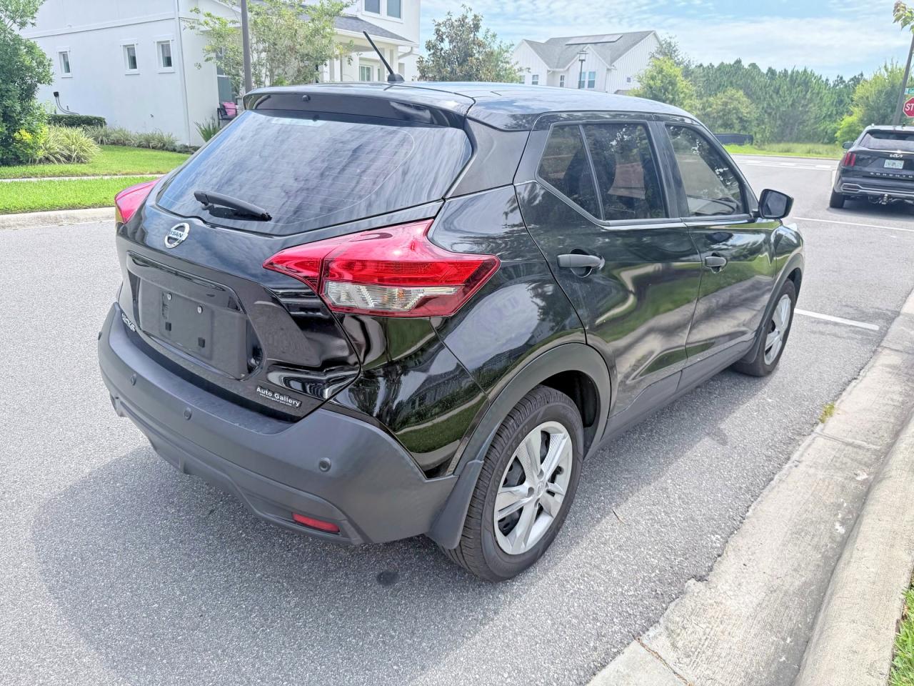 Nissan Kicks S