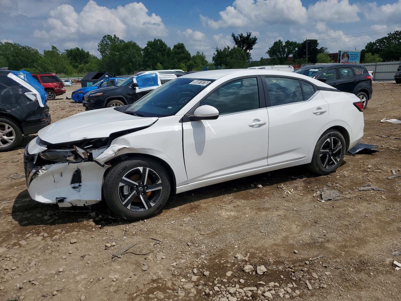 Salvage Nissan Sentra Image