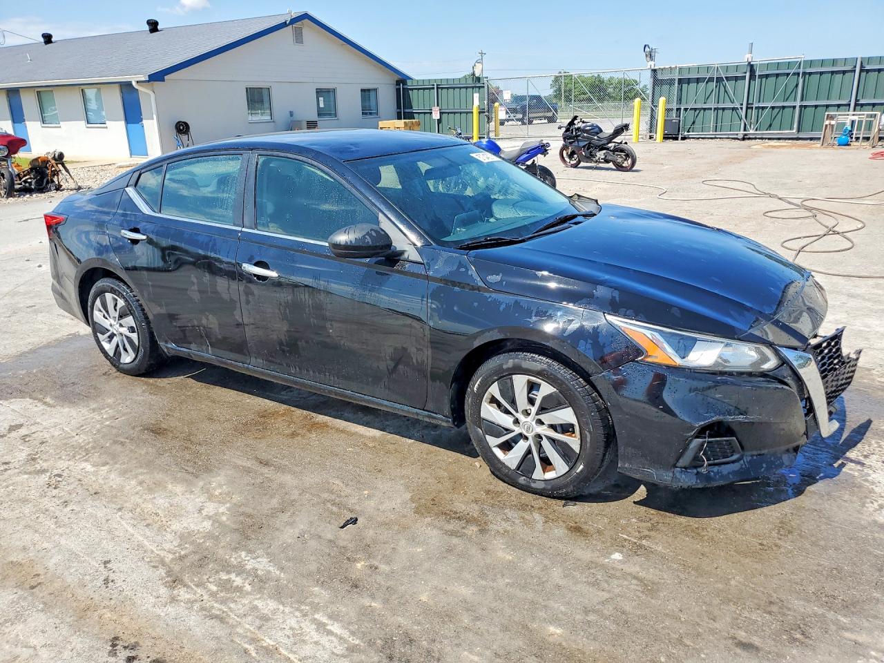 Nissan Altima S