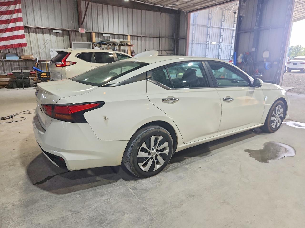Nissan Altima S
