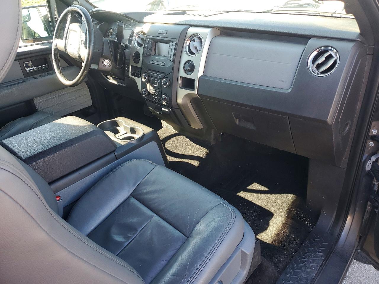 Ford F-150 Super Cab