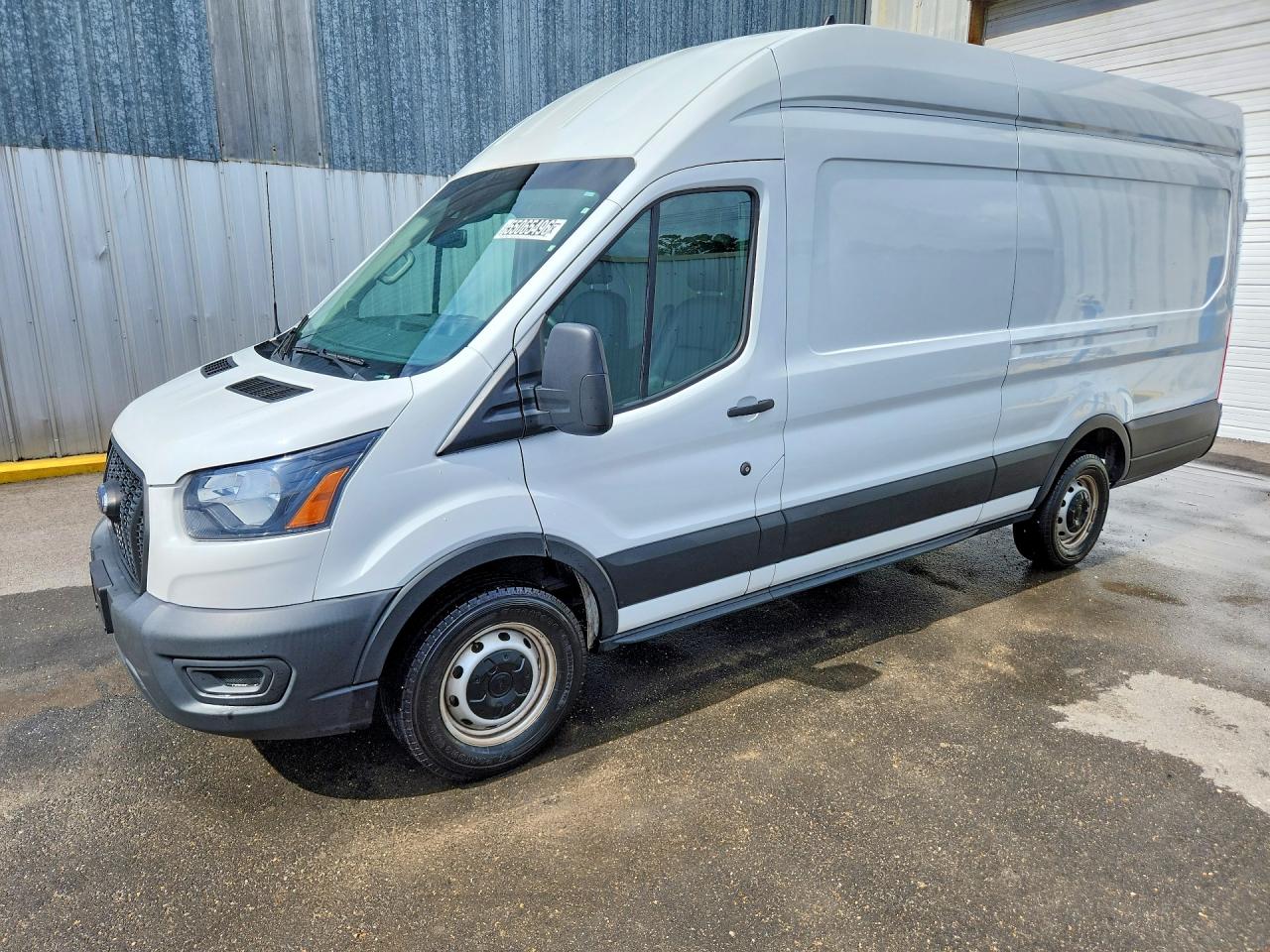 Salvage Ford Transit Image