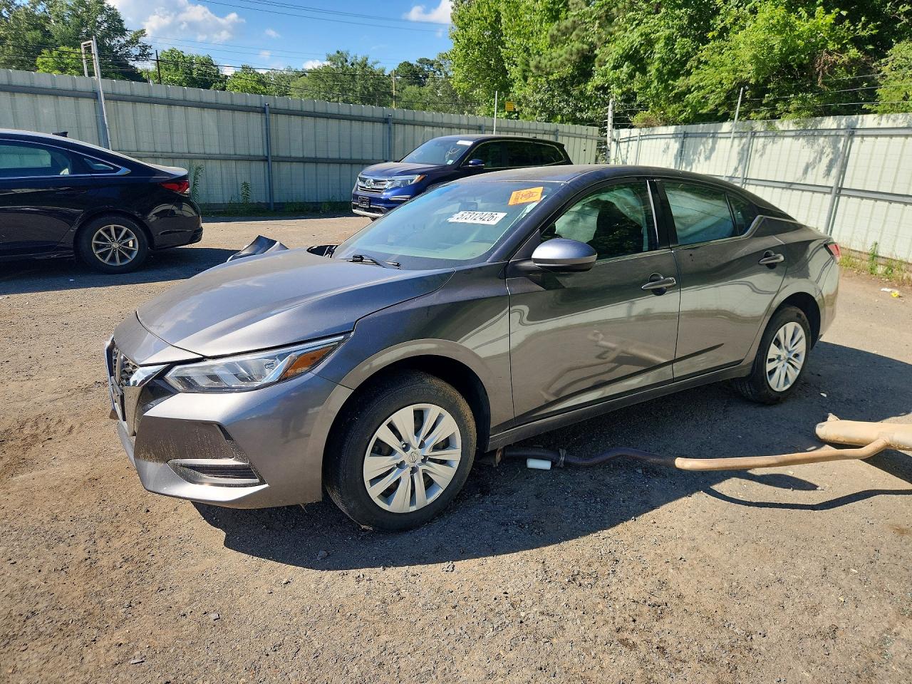 Salvage Nissan Sentra Image