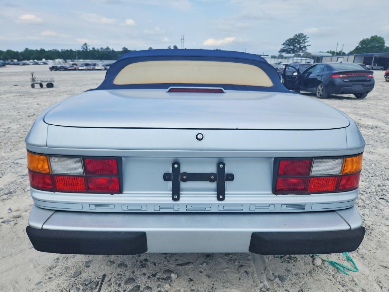 Porsche 944 S