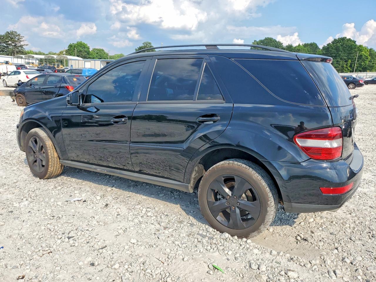 Mercedes-Benz M-Class 350 Bluetec