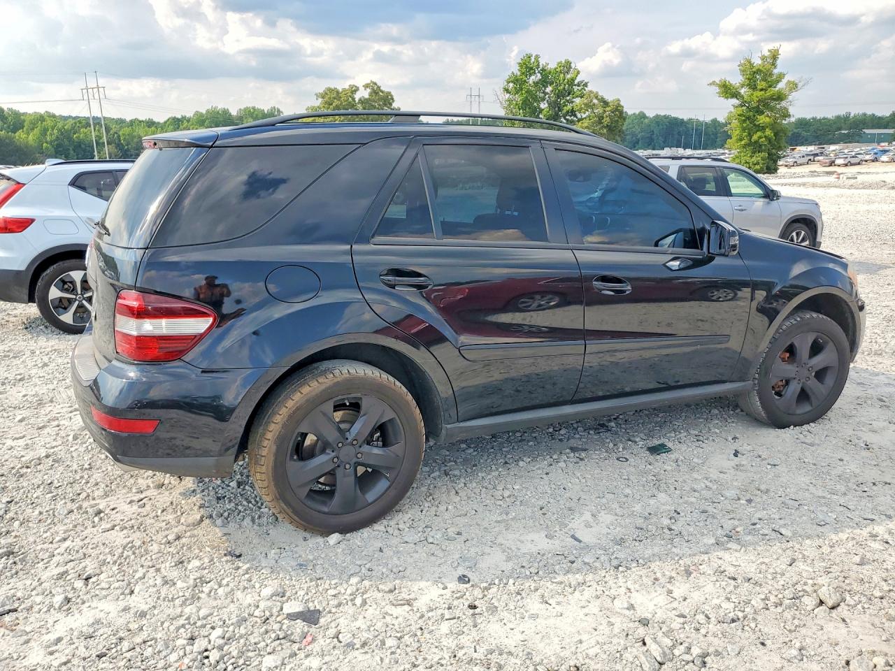 Mercedes-Benz M-Class 350 Bluetec