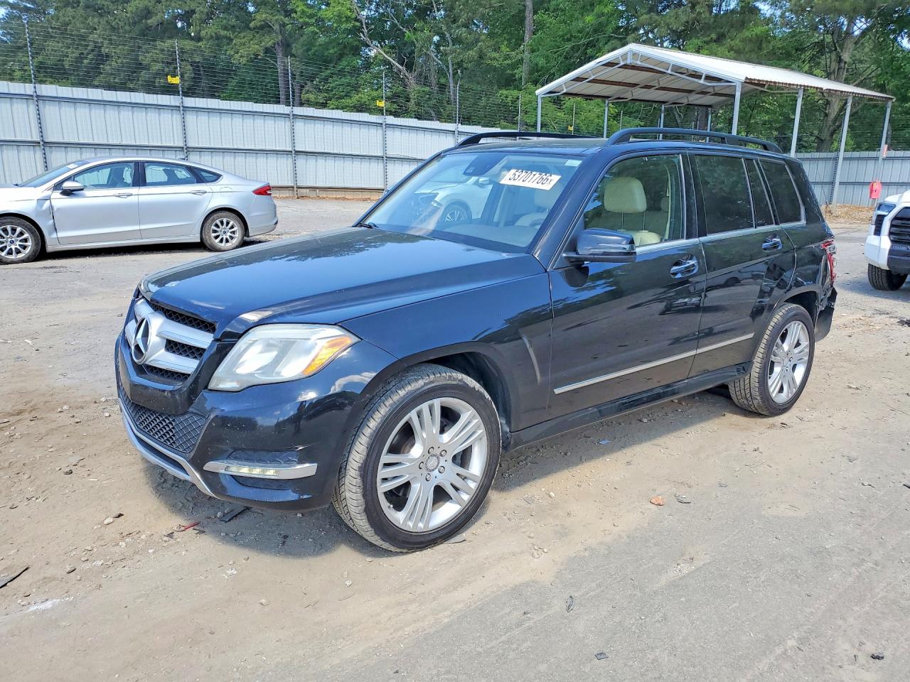 Salvage Mercedes-Benz GLK Image