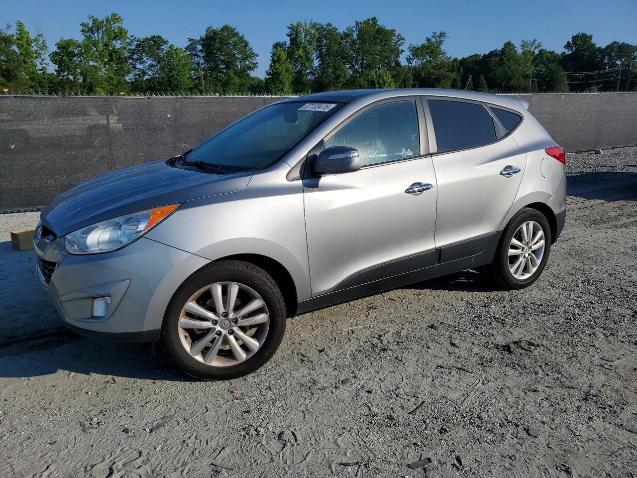 Salvage Hyundai TUCSON Image