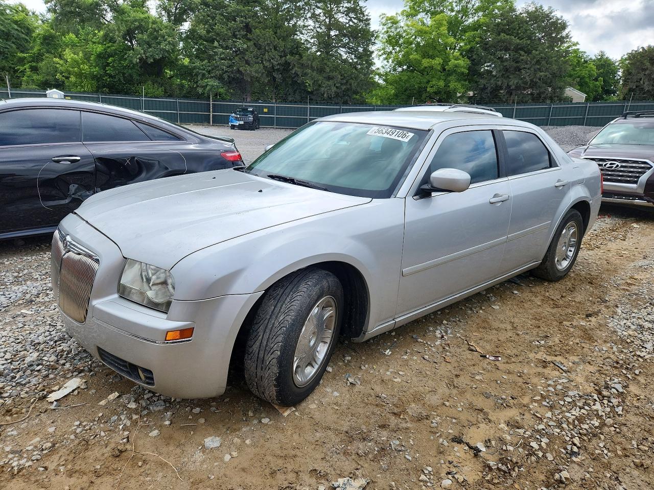 Salvage Chrysler 300 Image