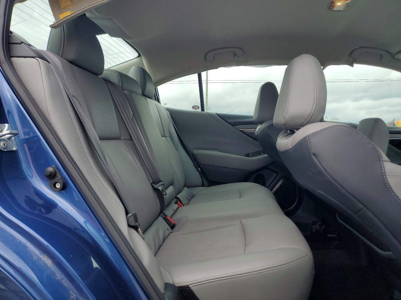 Subaru Legacy Limited
