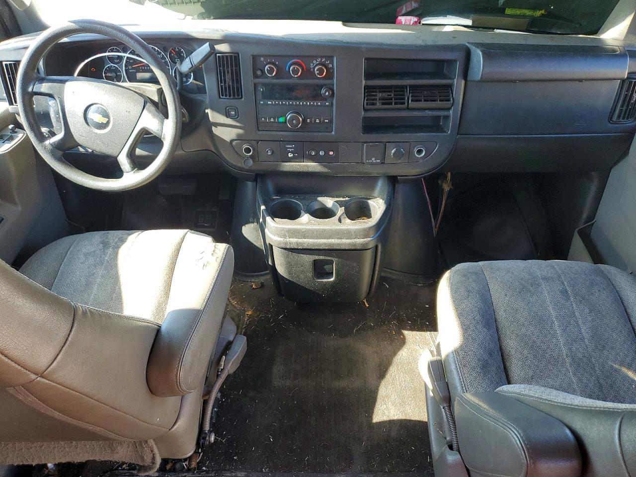 Chevrolet Express Lt