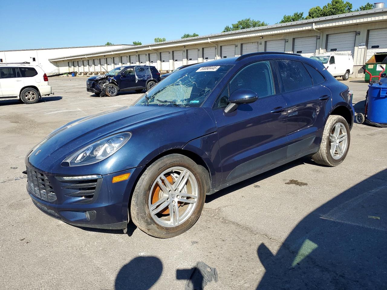 Salvage Porsche Macan Image