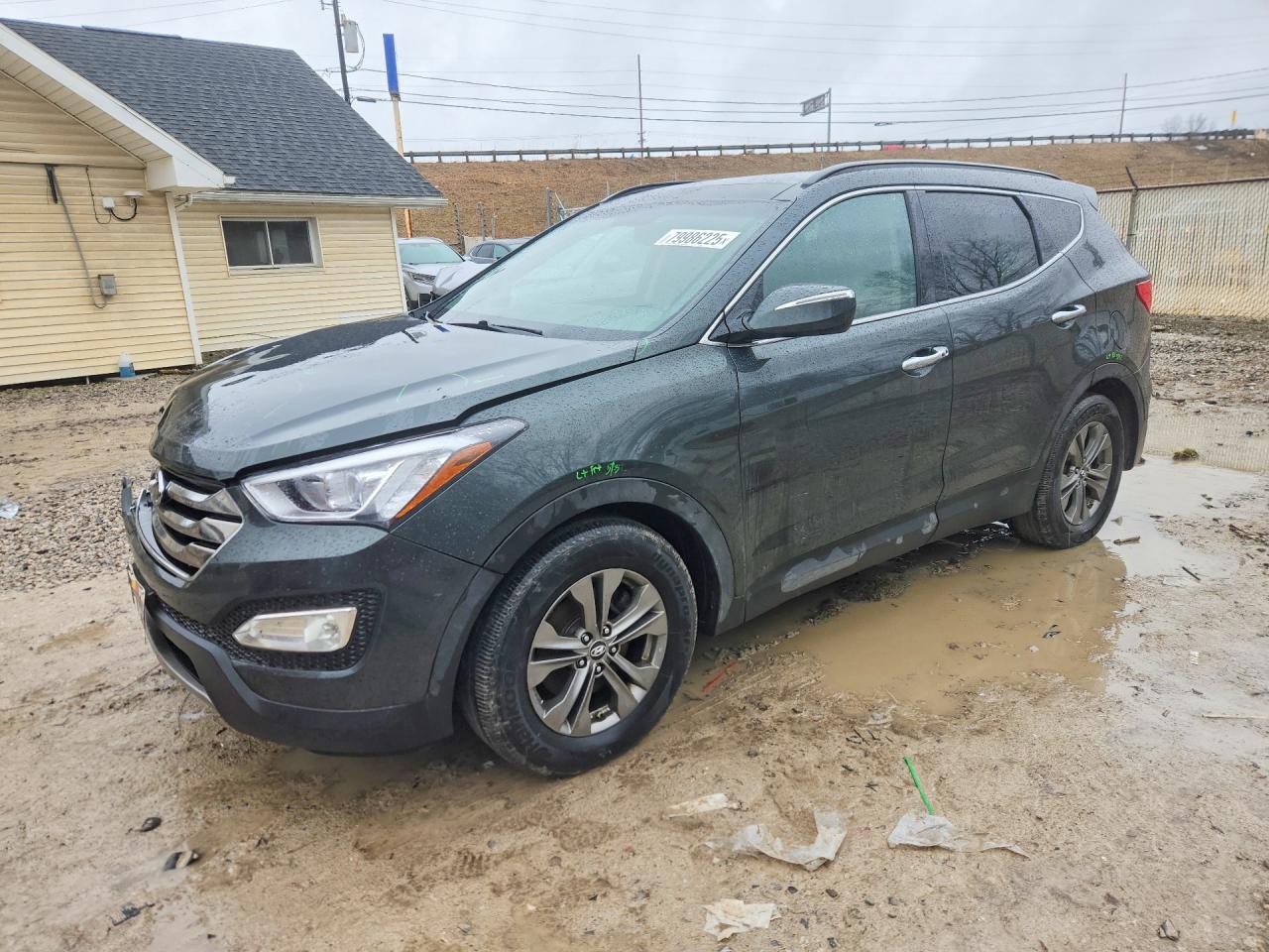 Salvage Hyundai SANTA FE Image