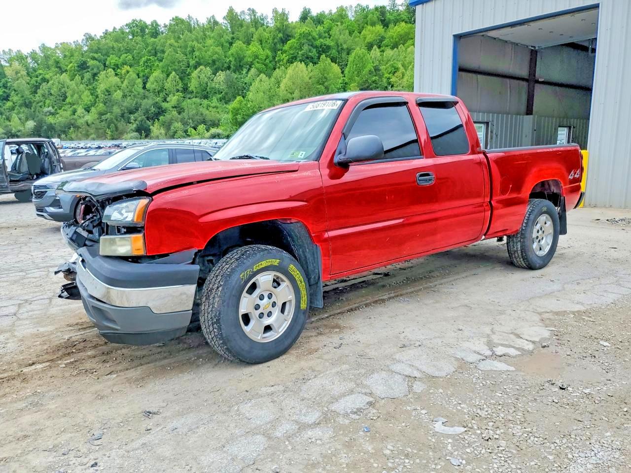 Salvage Chevrolet Silverado Image