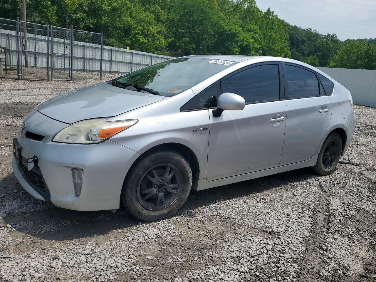 Salvage Toyota Prius Image