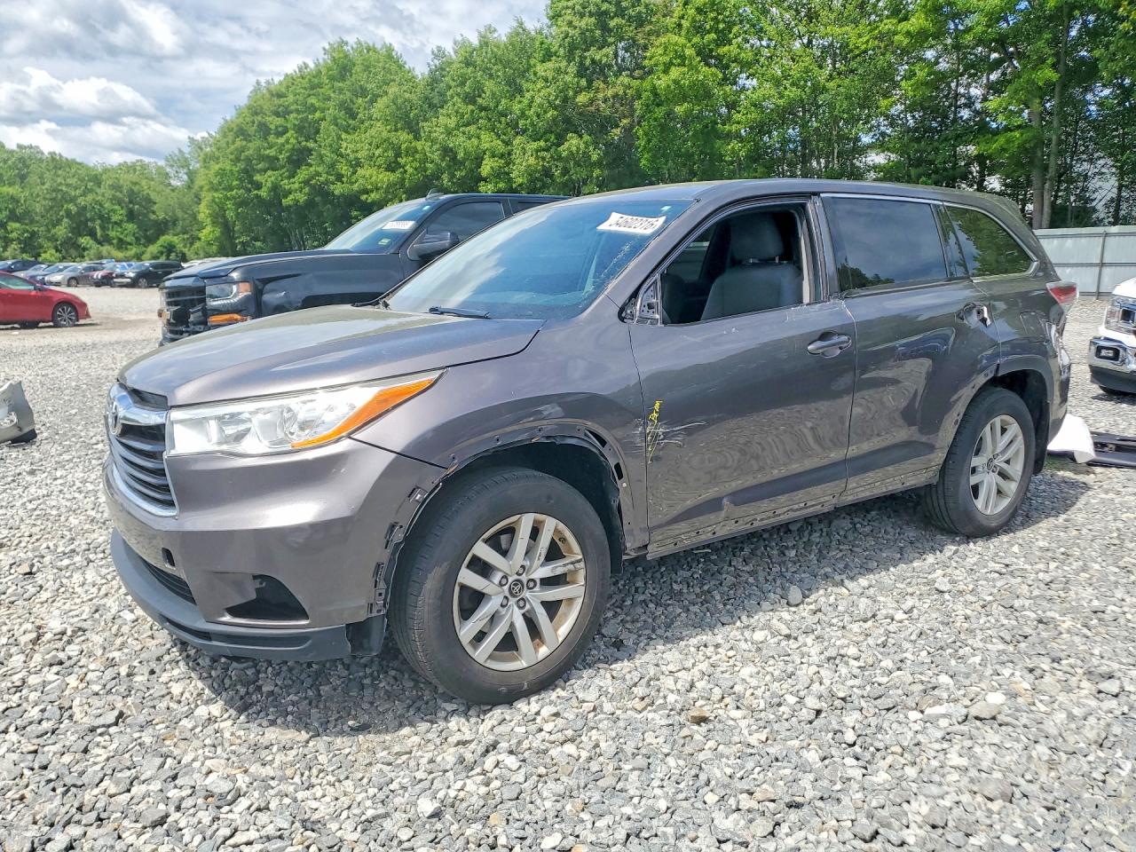 Salvage Toyota Highlander Image