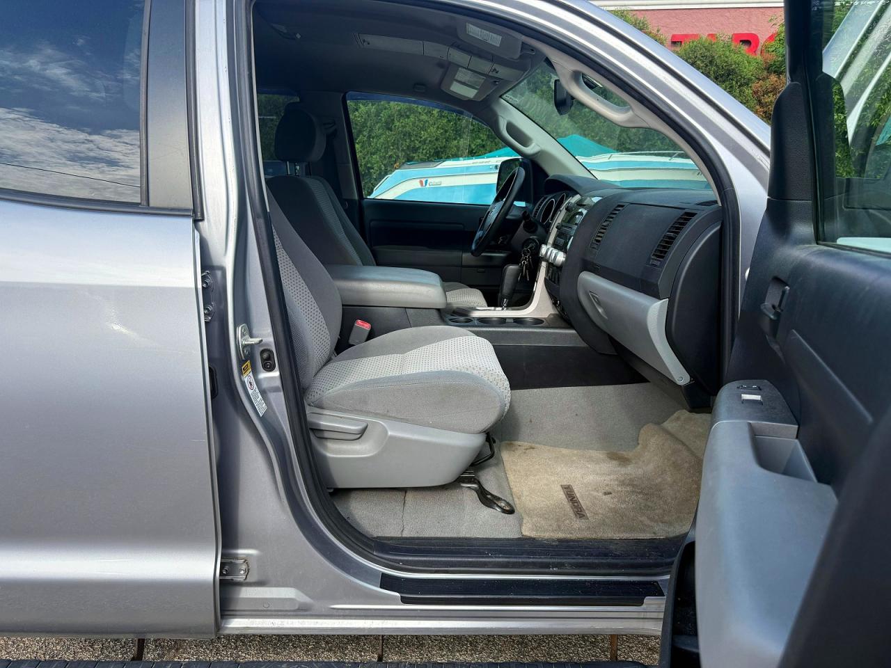 Toyota Tundra Double Cab Sr5