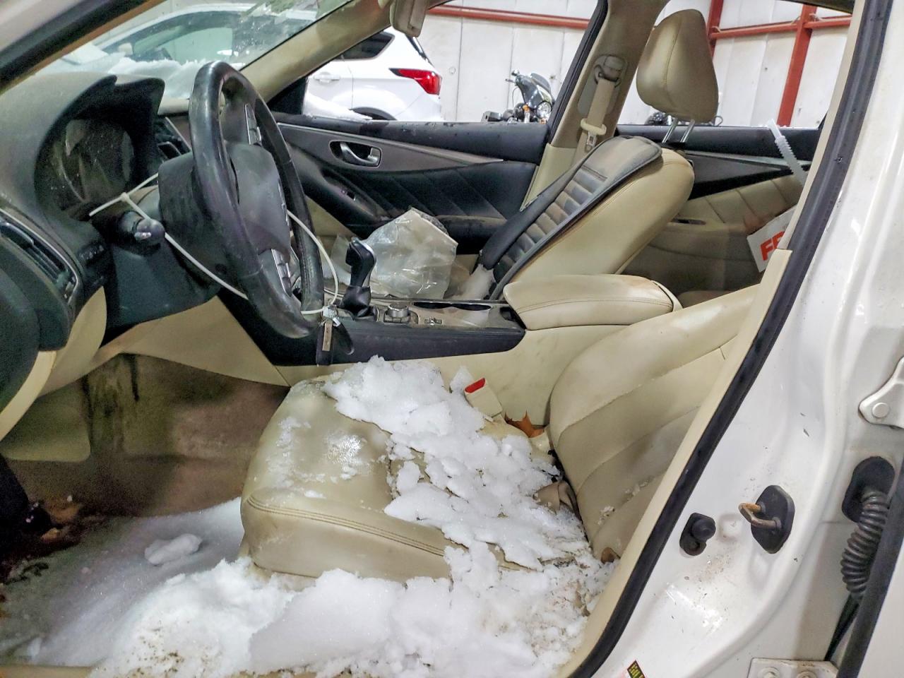 INFINITI Q50 Base