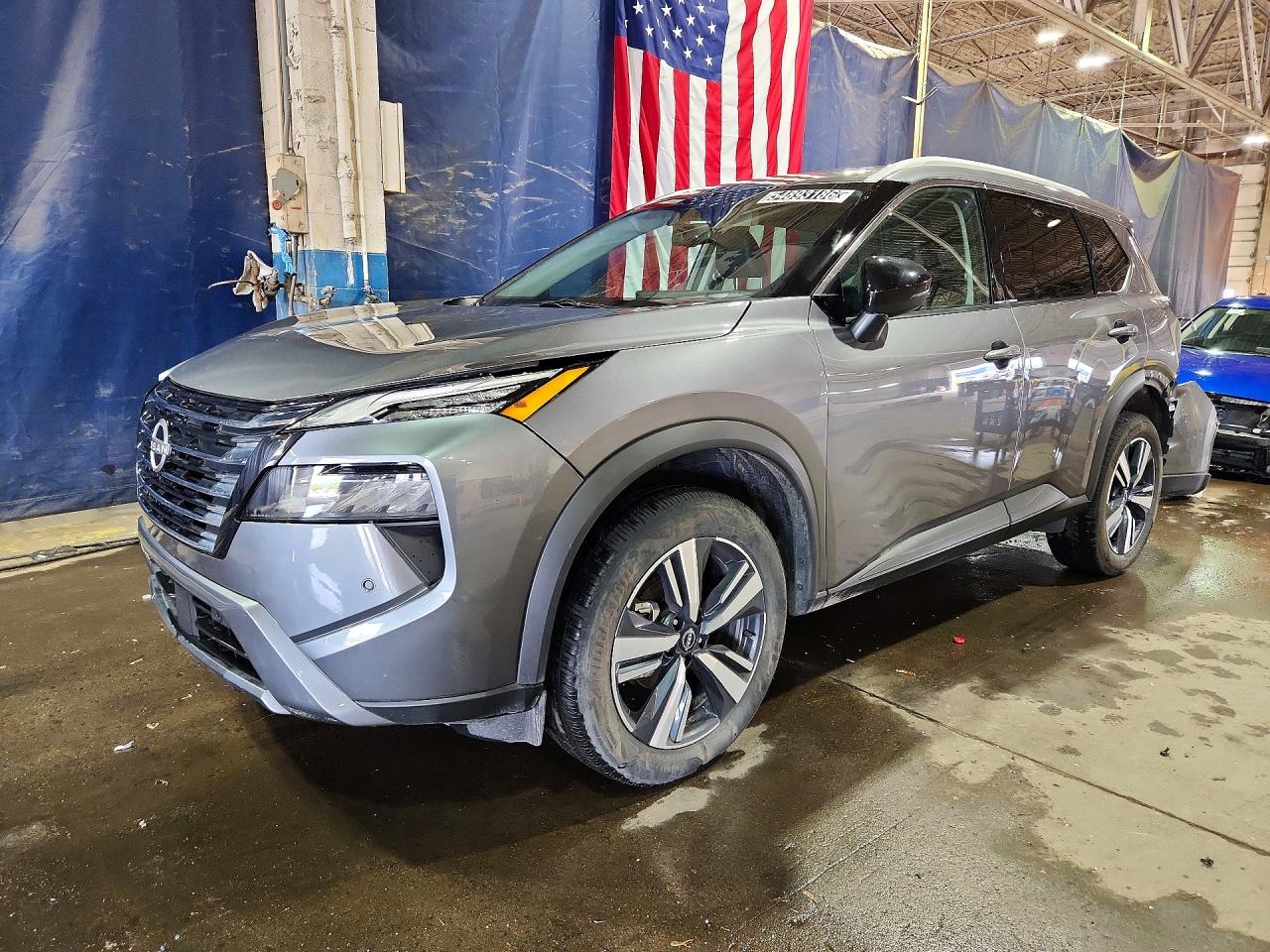 Salvage Nissan Rogue Image